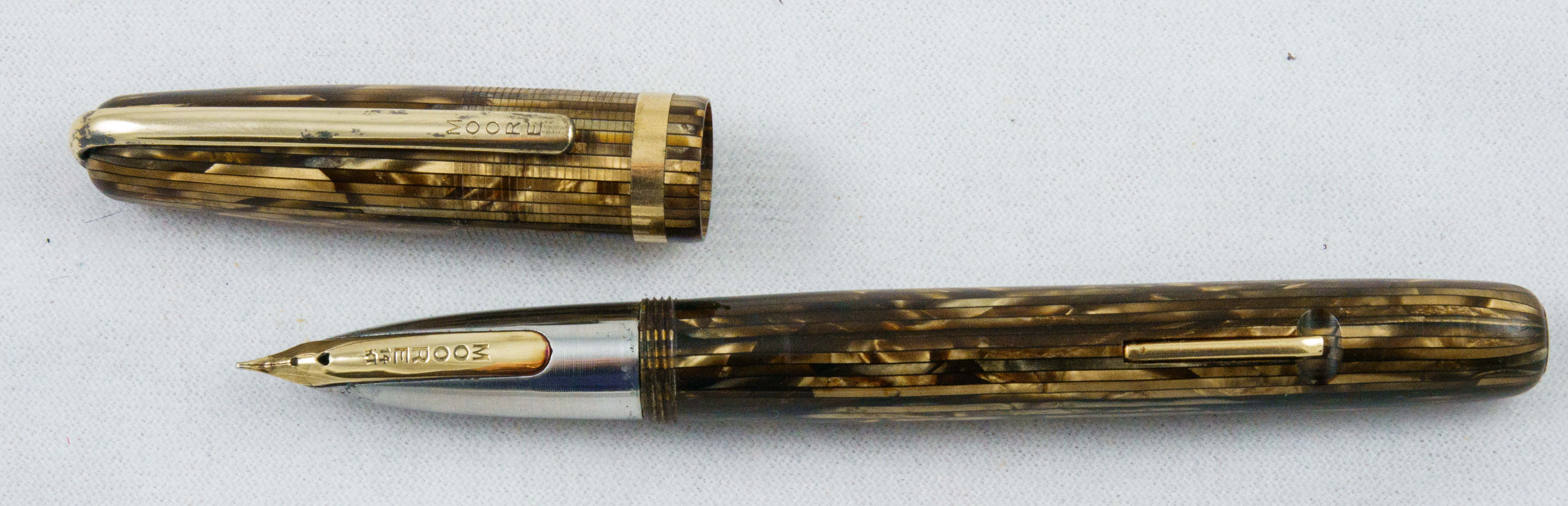 Moore Fingertip L-96 B in Autumn Pearl (Pen 2625)